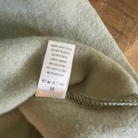 Camo Print Cropped Hoodie Size S/M Roma Concepts  by Rosee NWT - Picture 5 of 7